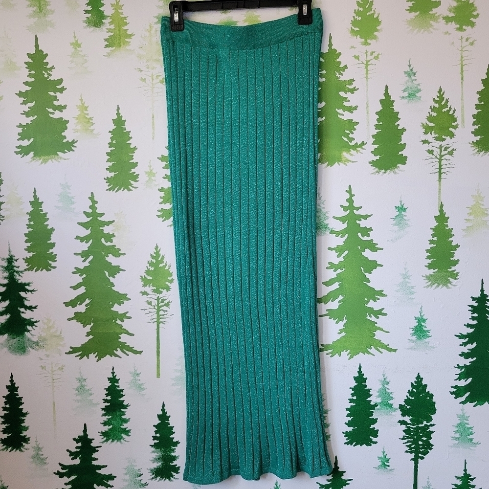 Surf GypsyWomen's Green Metallic Rib Maxi Skirt. - Picture 2 of 9
